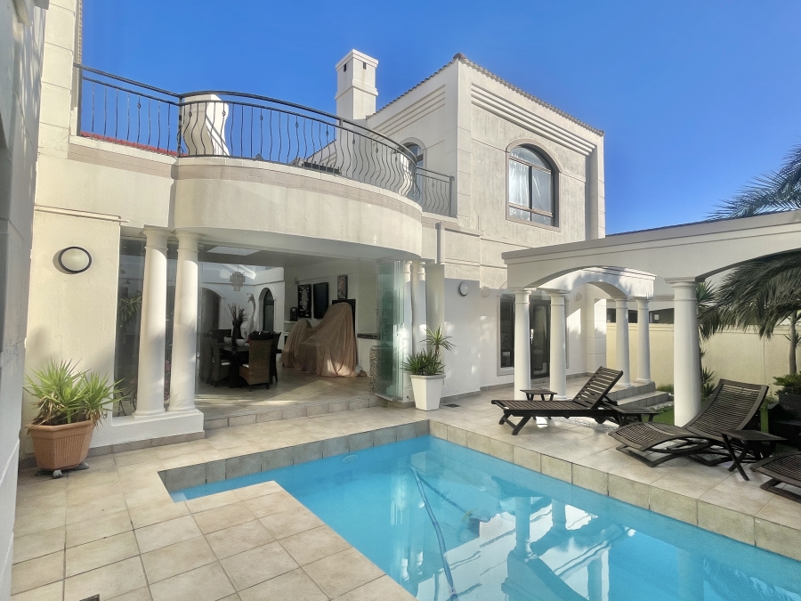 9 Bedroom Property for Sale in Sunset Beach Western Cape